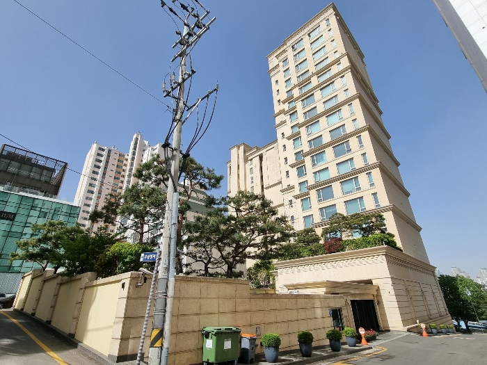 서울 강남구 압구정로79길 87 상지리츠빌카일룸2 (아파트 74평) 1/4